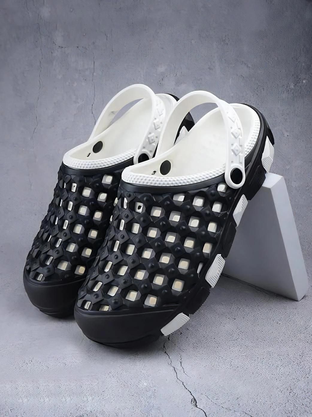 Clogs ™ Footwear